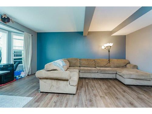 49 Ellenwood Drive, Red Deer, AB - Indoor Photo Showing Living Room