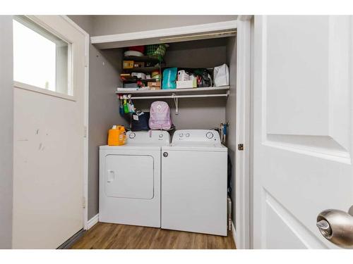 49 Ellenwood Drive, Red Deer, AB - Indoor Photo Showing Laundry Room