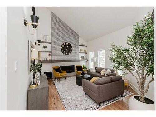 32 Best Crescent, Red Deer, AB - Indoor