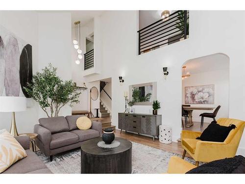 32 Best Crescent, Red Deer, AB - Indoor Photo Showing Living Room