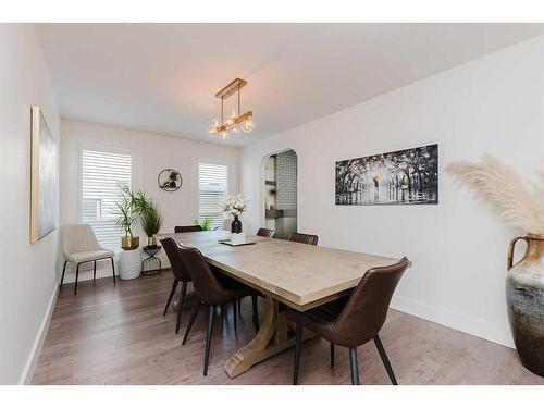 32 Best Crescent, Red Deer, AB - Indoor Photo Showing Dining Room