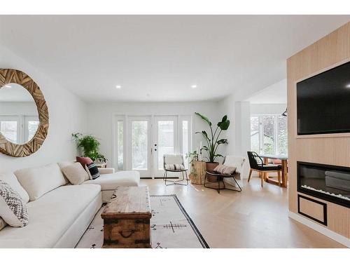 123 Alexander Crescent, Red Deer, AB - Indoor Photo Showing Living Room With Fireplace