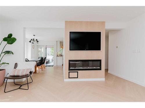 123 Alexander Crescent, Red Deer, AB - Indoor Photo Showing Living Room With Fireplace