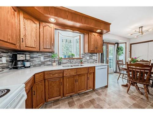 6418 55 Avenue, Ponoka, AB - Indoor Photo Showing Kitchen With Double Sink