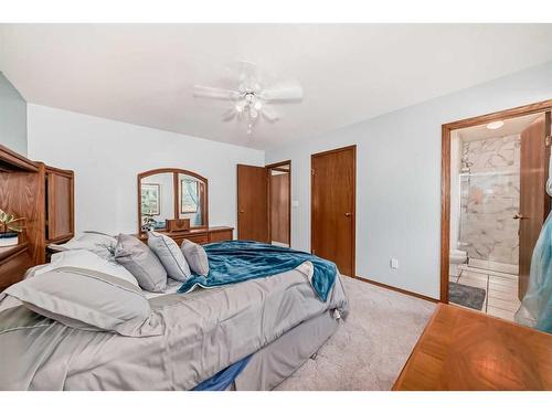 6418 55 Avenue, Ponoka, AB - Indoor Photo Showing Bedroom