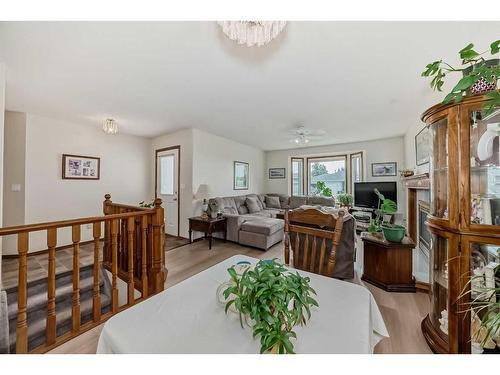 6418 55 Avenue, Ponoka, AB - Indoor Photo Showing Dining Room