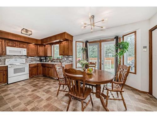 6418 55 Avenue, Ponoka, AB - Indoor Photo Showing Dining Room