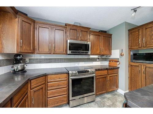 5432 58A Street Crescent, Lacombe, AB - Indoor Photo Showing Kitchen