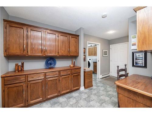 5432 58A Street Crescent, Lacombe, AB - Indoor Photo Showing Kitchen