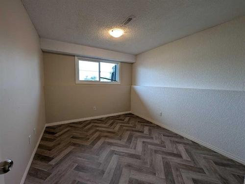 #2-19 Nyberg Avenue, Red Deer, AB - Indoor Photo Showing Other Room