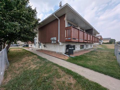 #2-19 Nyberg Avenue, Red Deer, AB - Outdoor