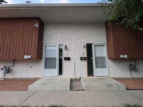 #2-19 Nyberg Avenue, Red Deer, AB - Outdoor