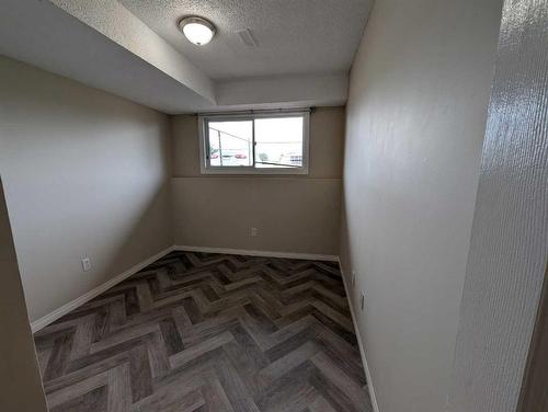 #2-19 Nyberg Avenue, Red Deer, AB - Indoor Photo Showing Other Room