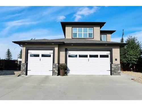 11 Henderson Close, Penhold, AB - Outdoor With Facade