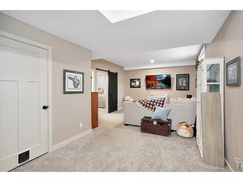 11 Henderson Close, Penhold, AB - Indoor Photo Showing Other Room