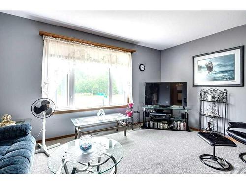 3502-3504-3508-3500 48 Avenue, Red Deer, AB - Indoor Photo Showing Living Room