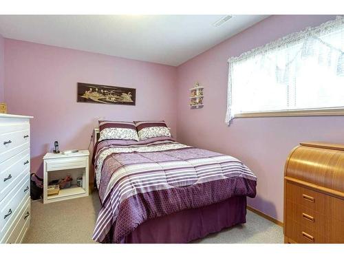 3502-3504-3508-3500 48 Avenue, Red Deer, AB - Indoor Photo Showing Bedroom