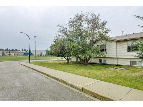 3502-3504-3508-3500 48 Avenue, Red Deer, AB - Outdoor