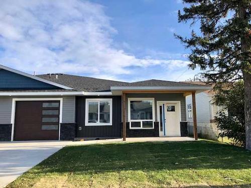 #1-4738 49A Avenue, Lacombe, AB - Outdoor