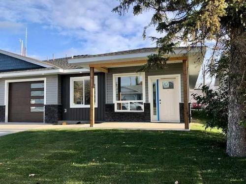 #1-4738 49A Avenue, Lacombe, AB - Outdoor