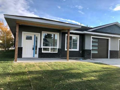 #2-4738 49A Avenue, Lacombe, AB - Outdoor