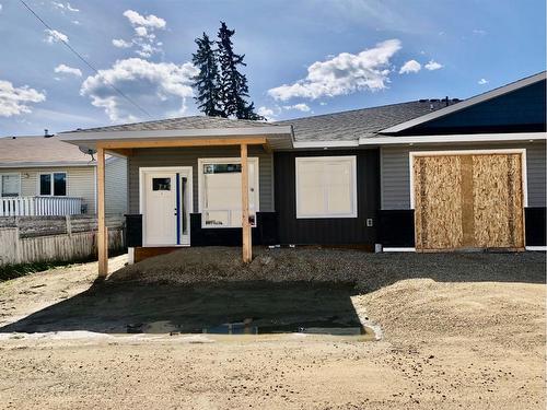 #3-4738 49A Avenue, Lacombe, AB - Outdoor