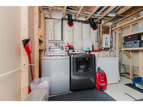 41 Inglewood Drive, Red Deer, AB - Indoor Photo Showing Laundry Room