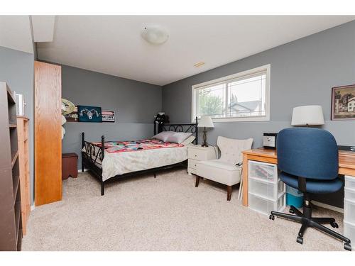 41 Inglewood Drive, Red Deer, AB - Indoor Photo Showing Bedroom