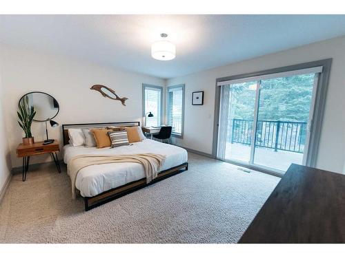 195 Piper Drive, Red Deer, AB - Indoor Photo Showing Bedroom