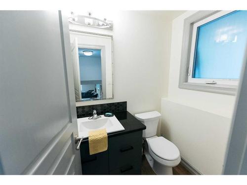 195 Piper Drive, Red Deer, AB - Indoor Photo Showing Bathroom