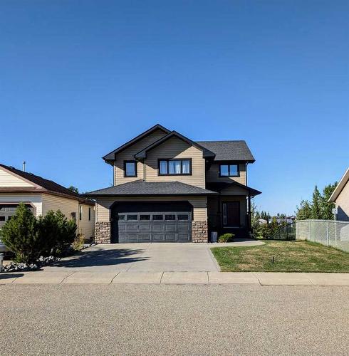 53 Pondside Crescent, Blackfalds, AB - Outdoor With Facade