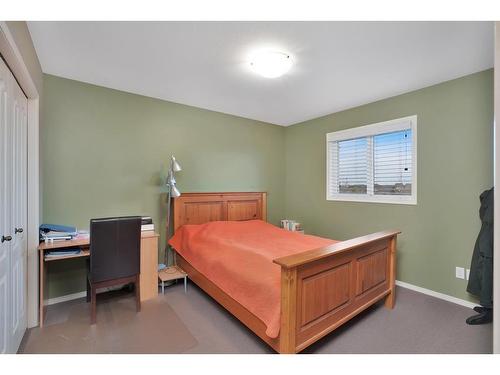 53 Pondside Crescent, Blackfalds, AB - Indoor Photo Showing Bedroom