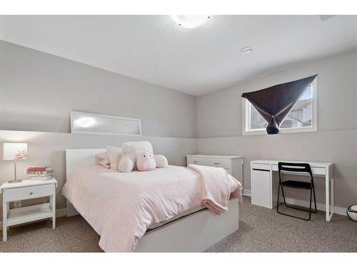 56 Kershaw Close, Red Deer, AB - Indoor Photo Showing Bedroom