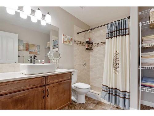 56 Kershaw Close, Red Deer, AB - Indoor Photo Showing Bathroom