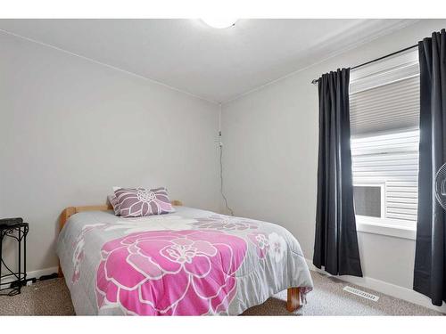 56 Kershaw Close, Red Deer, AB - Indoor Photo Showing Bedroom