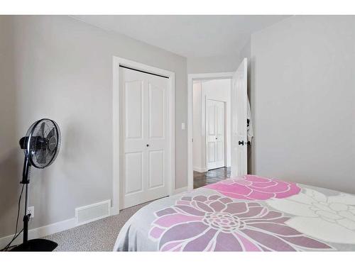 56 Kershaw Close, Red Deer, AB - Indoor Photo Showing Bedroom