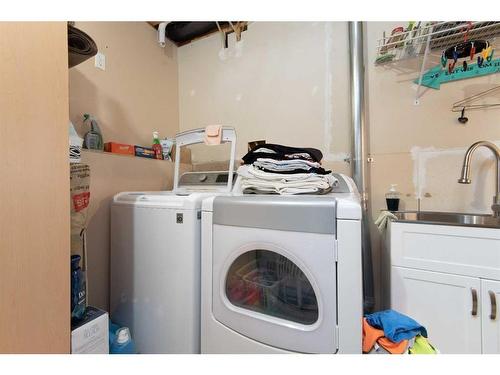 56 Kershaw Close, Red Deer, AB - Indoor Photo Showing Laundry Room