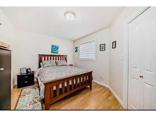 14 Langford Crescent, Red Deer, AB - Indoor Photo Showing Bedroom