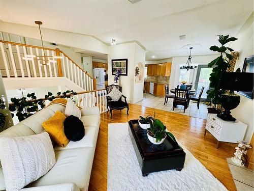 14 Langford Crescent, Red Deer, AB - Indoor Photo Showing Living Room