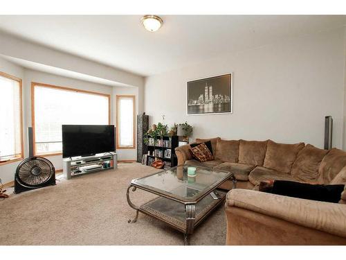 48 Chism Close, Red Deer, AB - Indoor Photo Showing Living Room