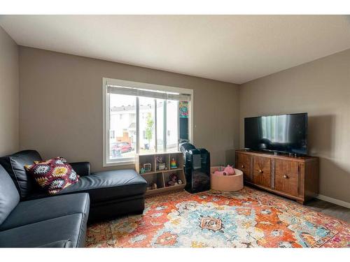 14-711 Beacon Hill Drive Drive, Fort Mcmurray, AB - Indoor Photo Showing Living Room