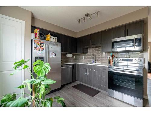 14-711 Beacon Hill Drive Drive, Fort Mcmurray, AB - Indoor Photo Showing Kitchen