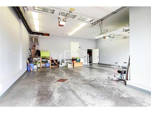 31 Ashley Close, Red Deer, AB - Indoor Photo Showing Garage