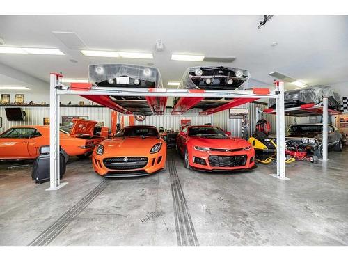 31 Ashley Close, Red Deer, AB - Indoor Photo Showing Garage