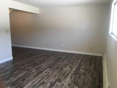 105-4714A 55 Street, Red Deer, AB - Indoor Photo Showing Other Room