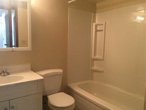 105-4714A 55 Street, Red Deer, AB - Indoor Photo Showing Bathroom