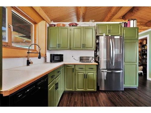 40419 Highway 20, Rural Lacombe County, AB - Indoor Photo Showing Kitchen