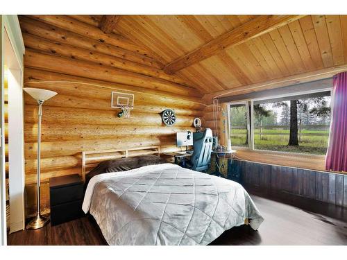 40419 Highway 20, Rural Lacombe County, AB - Indoor Photo Showing Bedroom