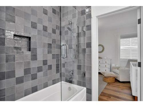 12 Songbird Green, Sylvan Lake, AB - Indoor Photo Showing Bathroom