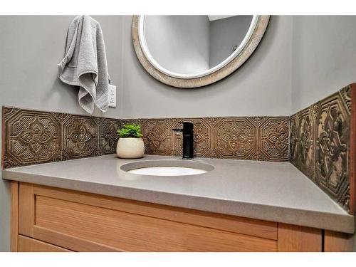 12 Songbird Green, Sylvan Lake, AB - Indoor Photo Showing Bathroom